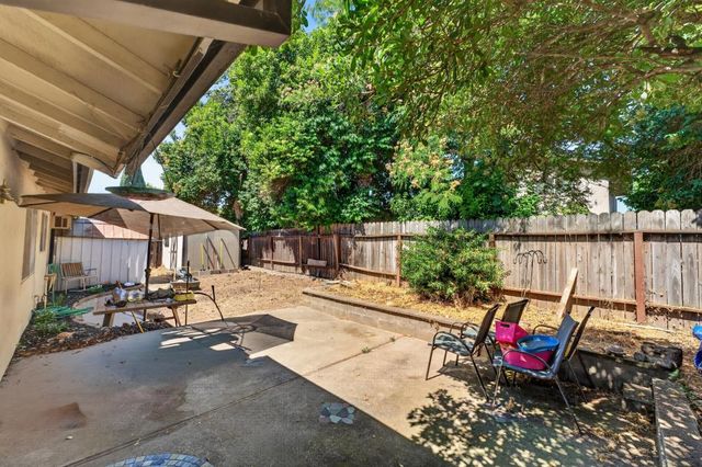 2615 Water Tree Way, Sacramento, CA 95826