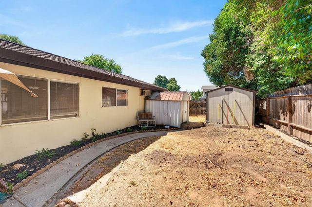 2615 Water Tree Way, Sacramento, CA 95826