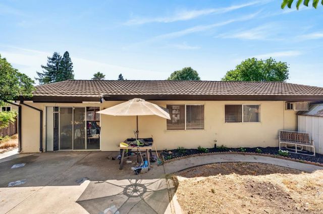 2615 Water Tree Way, Sacramento, CA 95826