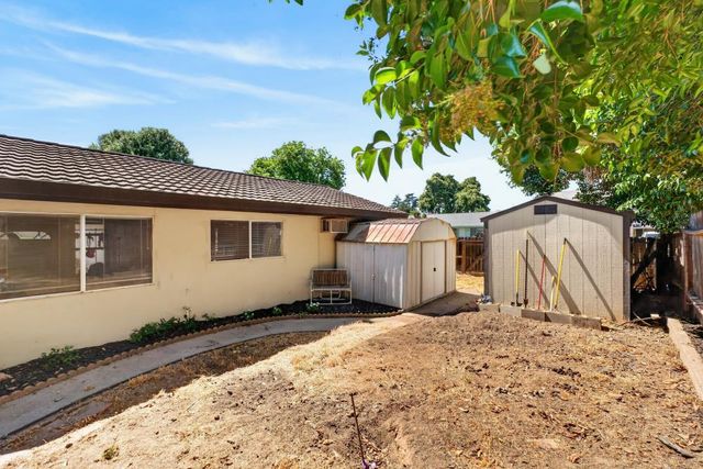 2615 Water Tree Way, Sacramento, CA 95826