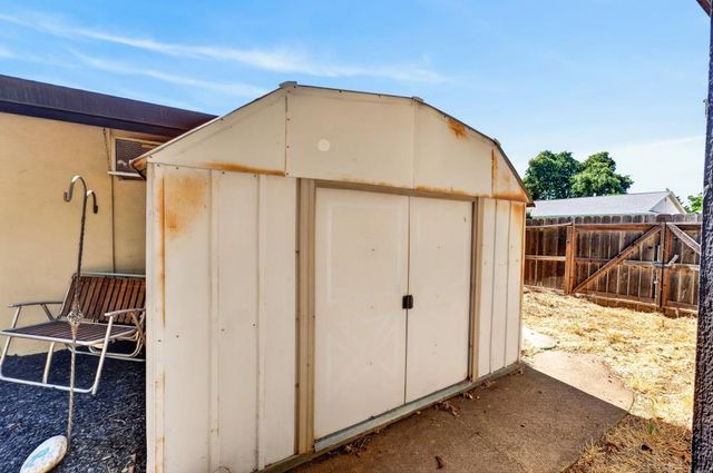 2615 Water Tree Way, Sacramento, CA 95826