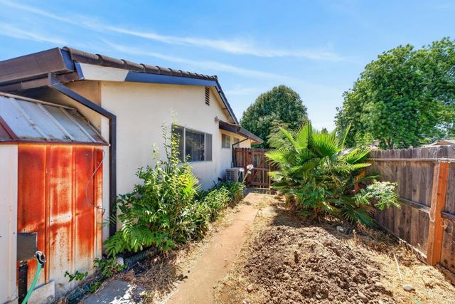 2615 Water Tree Way, Sacramento, CA 95826