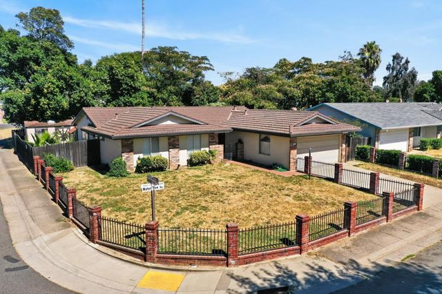 2615 Water Tree Way, Sacramento, CA 95826