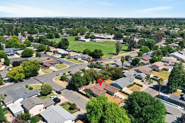 2615 Water Tree Way, Sacramento, CA 95826
