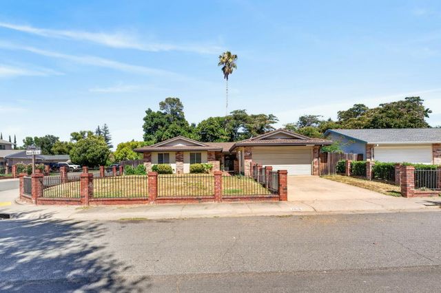2615 Water Tree Way, Sacramento, CA 95826