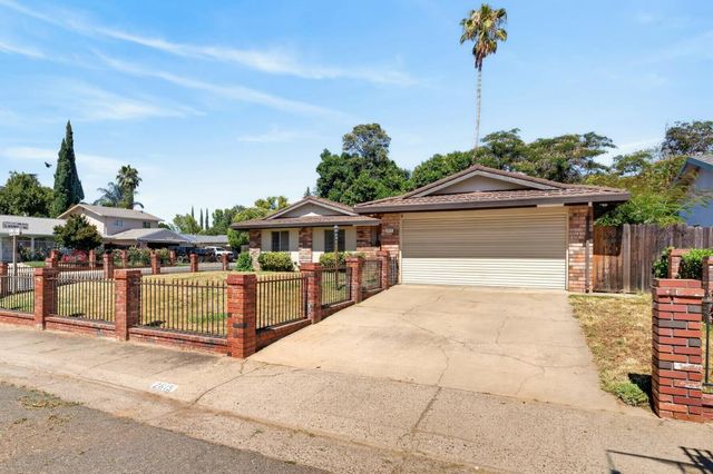 2615 Water Tree Way, Sacramento, CA 95826