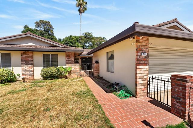 2615 Water Tree Way, Sacramento, CA 95826