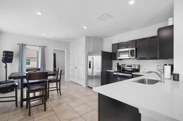 521 Cherimoya Street, Fort Pierce, FL 34981