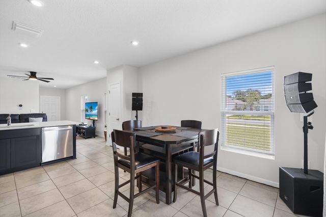 521 Cherimoya Street, Fort Pierce, FL 34981