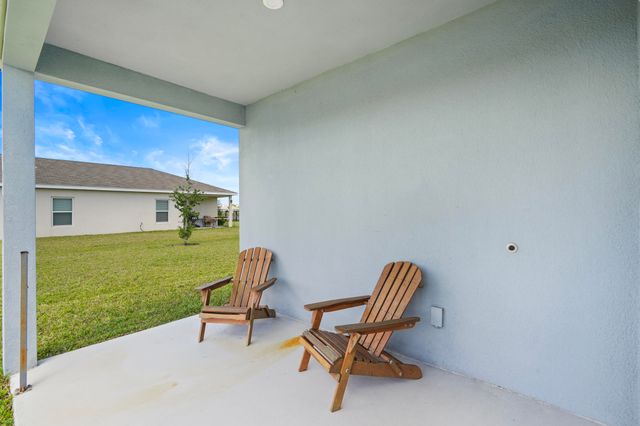 521 Cherimoya Street, Fort Pierce, FL 34981