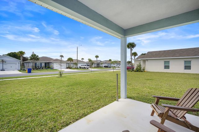 521 Cherimoya Street, Fort Pierce, FL 34981