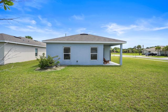 521 Cherimoya Street, Fort Pierce, FL 34981