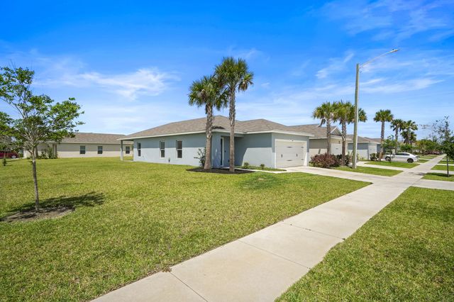 521 Cherimoya Street, Fort Pierce, FL 34981