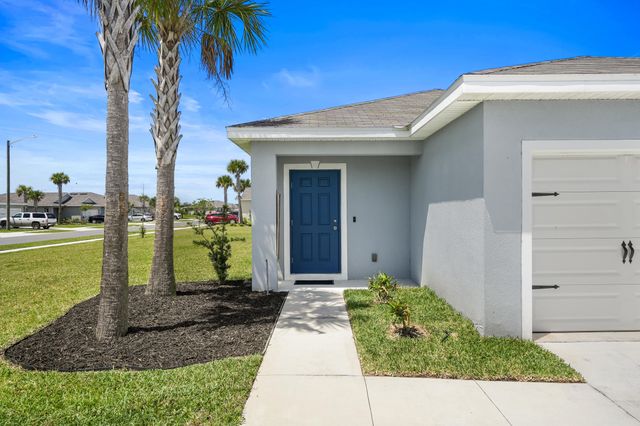 521 Cherimoya Street, Fort Pierce, FL 34981