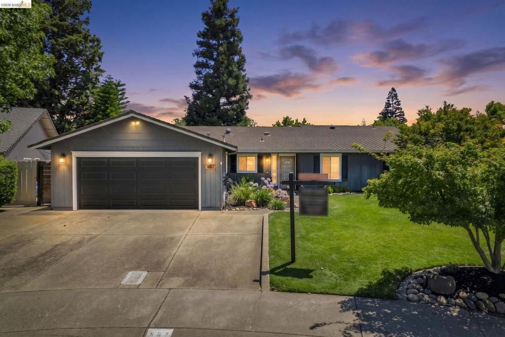 Image 1 of property listing at 907 Dorchester Cir, Lodi, CA 95240