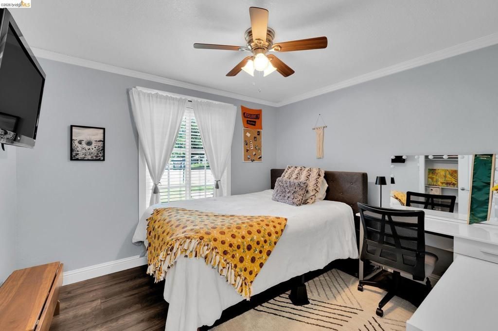 Image 11 of property listing at 907 Dorchester Cir, Lodi, CA 95240
