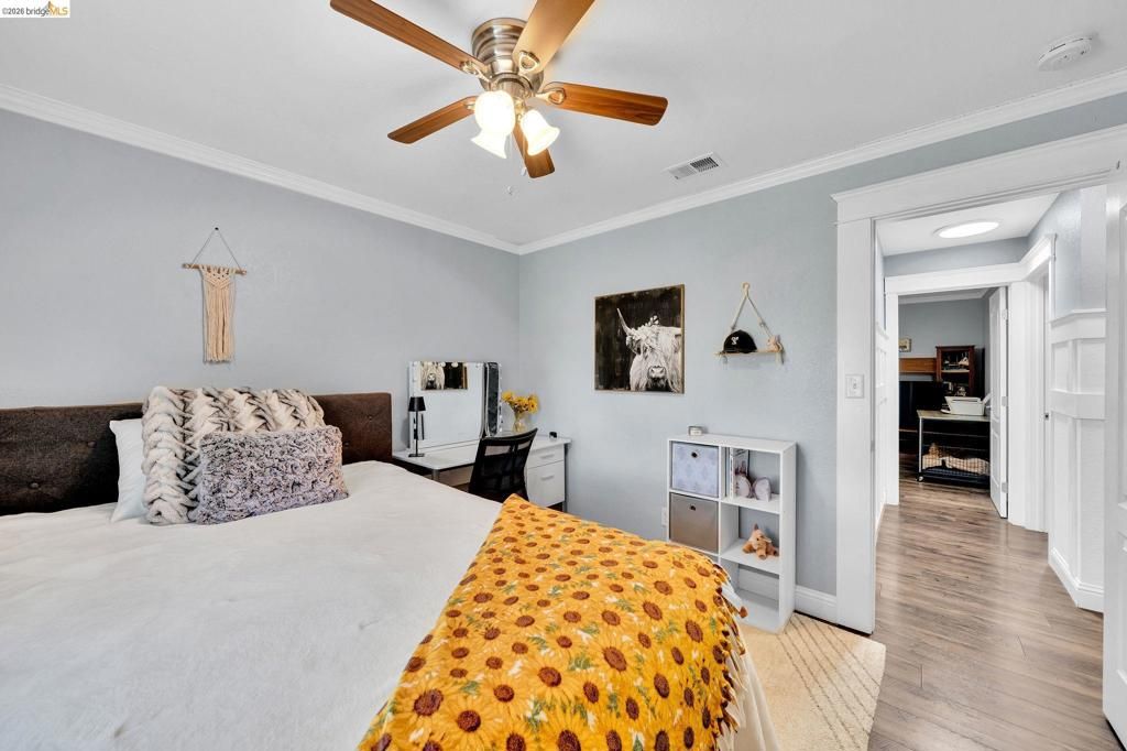 Image 12 of property listing at 907 Dorchester Cir, Lodi, CA 95240