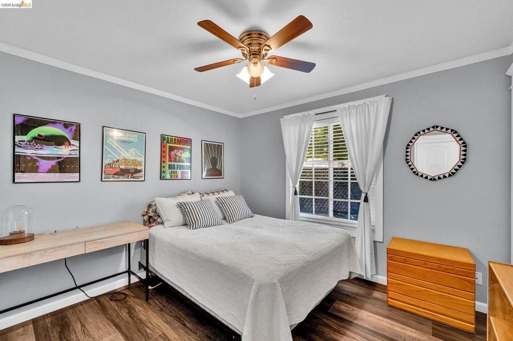 Image 16 of property listing at 907 Dorchester Cir, Lodi, CA 95240