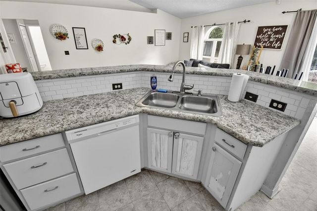195 PARKVIEW DRIVE, Palm Coast, FL 32164