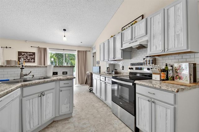 195 PARKVIEW DRIVE, Palm Coast, FL 32164