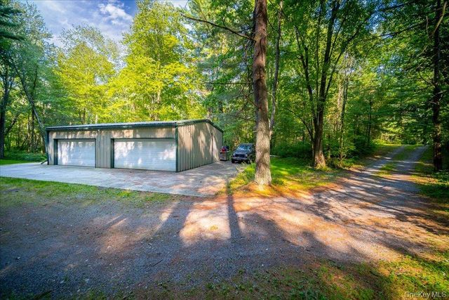 49 Barkit Kennel Road, Pleasant Valley, NY 12569