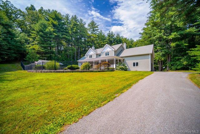 49 Barkit Kennel Road, Pleasant Valley, NY 12569