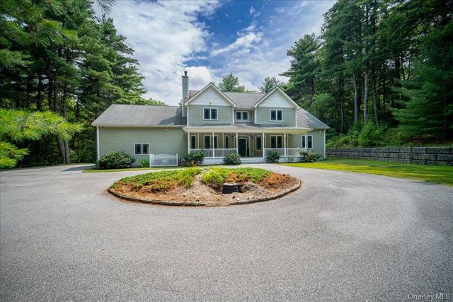49 Barkit Kennel Road, Pleasant Valley, NY 12569