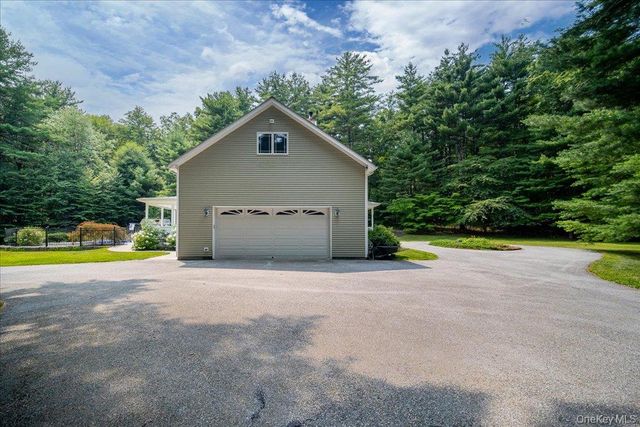 49 Barkit Kennel Road, Pleasant Valley, NY 12569