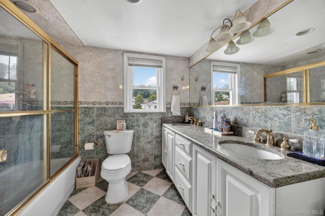 207 Clunie Avenue, Yonkers, NY 10703