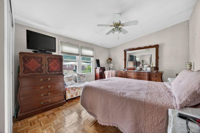 207 Clunie Avenue, Yonkers, NY 10703
