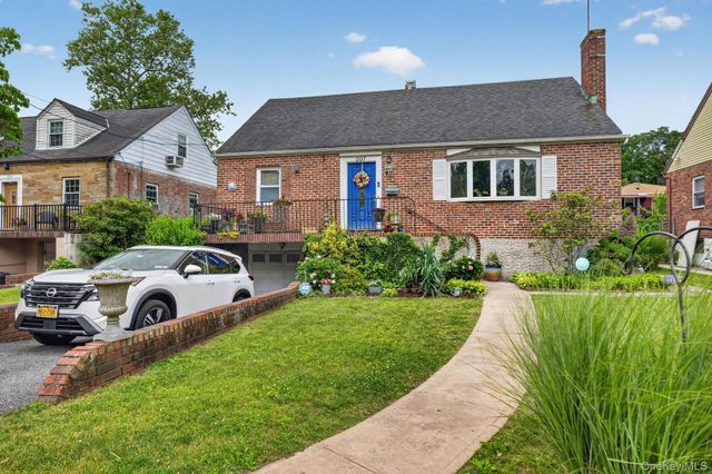 207 Clunie Avenue, Yonkers, NY 10703