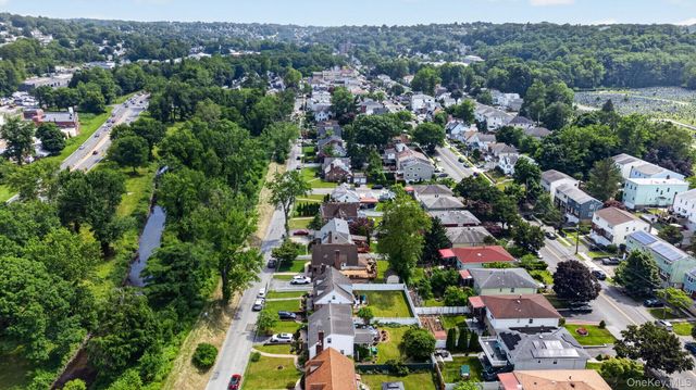 207 Clunie Avenue, Yonkers, NY 10703