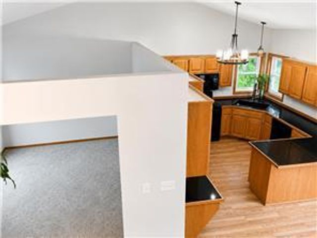 7362 51st Street N, Oakdale, MN 55128