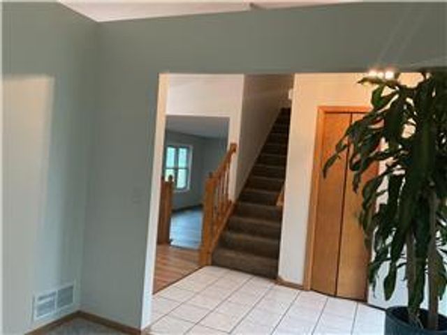 7362 51st Street N, Oakdale, MN 55128