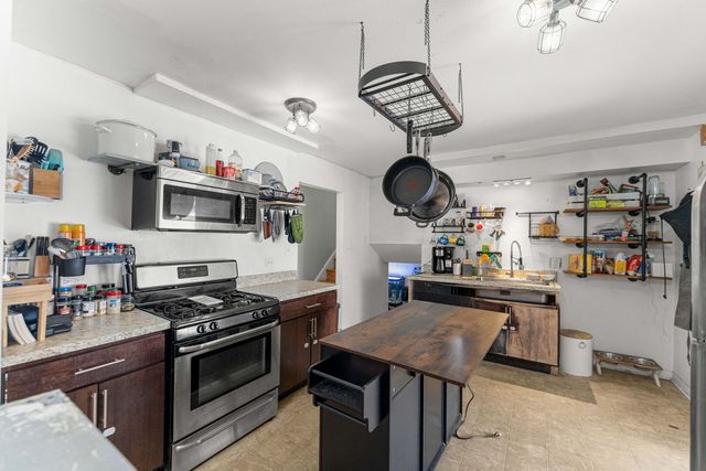 6036 Rob Roy Drive, Oak Forest, IL 60452