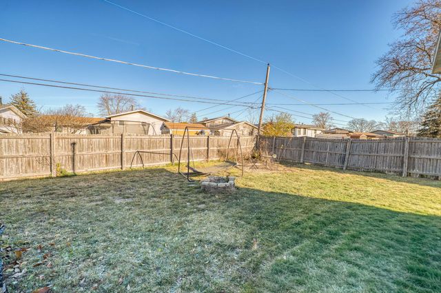 6036 Rob Roy Drive, Oak Forest, IL 60452