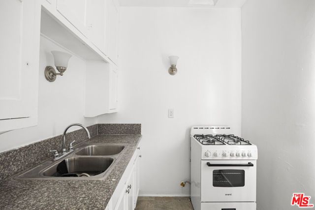 2335 Miramar Street, Los Angeles, CA 90057