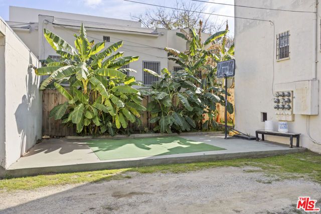 2335 Miramar Street, Los Angeles, CA 90057