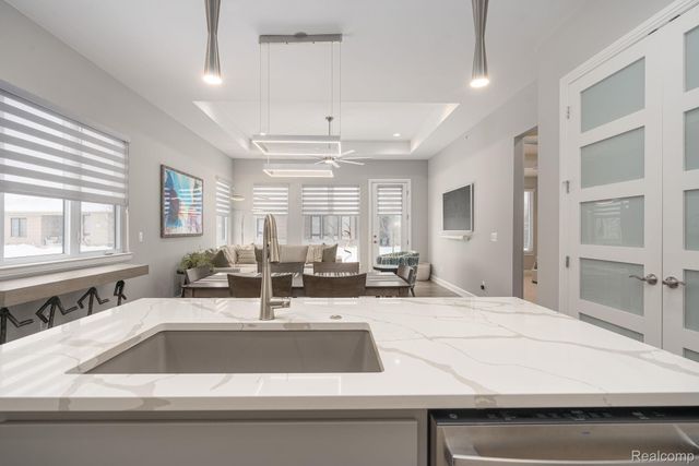 7484 Gramercy Circle, West Bloomfield Charter Township, MI 48322