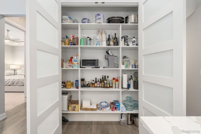 7484 Gramercy Circle, West Bloomfield Charter Township, MI 48322