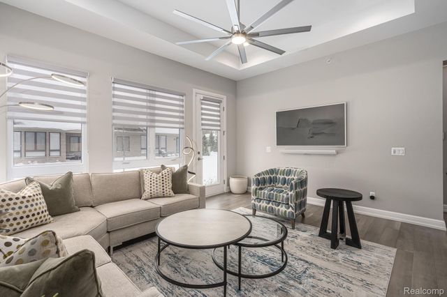 7484 Gramercy Circle, West Bloomfield Charter Township, MI 48322