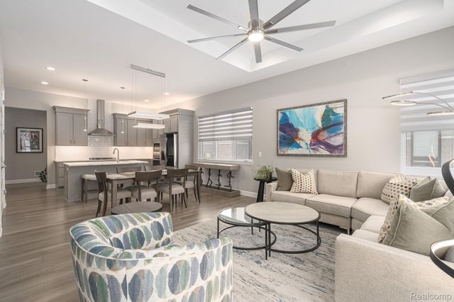 7484 Gramercy Circle, West Bloomfield Charter Township, MI 48322