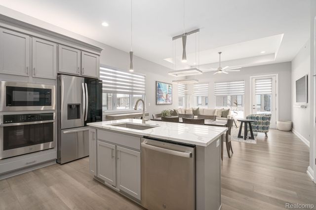 7484 Gramercy Circle, West Bloomfield Charter Township, MI 48322