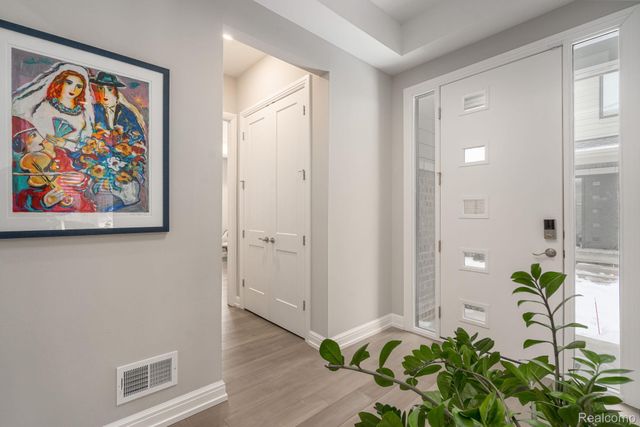 7484 Gramercy Circle, West Bloomfield Charter Township, MI 48322