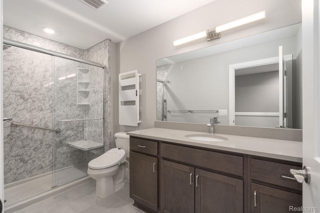 7484 Gramercy Circle, West Bloomfield Charter Township, MI 48322