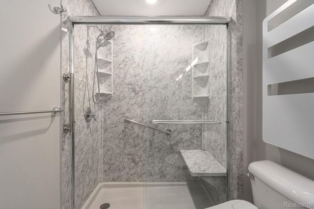 7484 Gramercy Circle, West Bloomfield Charter Township, MI 48322