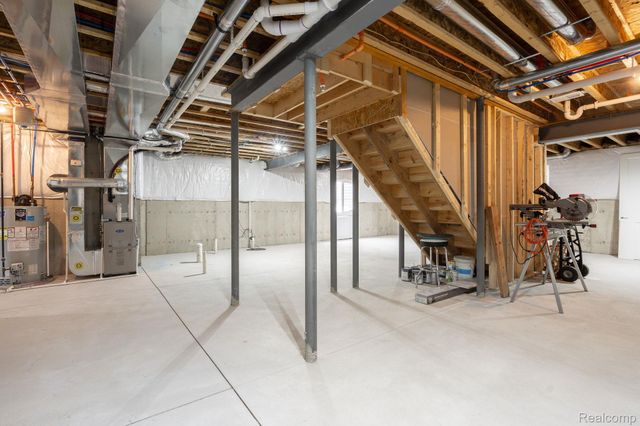 7484 Gramercy Circle, West Bloomfield Charter Township, MI 48322