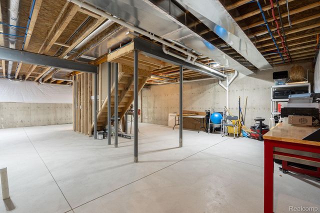 7484 Gramercy Circle, West Bloomfield Charter Township, MI 48322