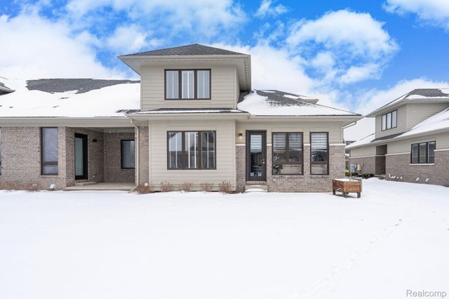 7484 Gramercy Circle, West Bloomfield Charter Township, MI 48322