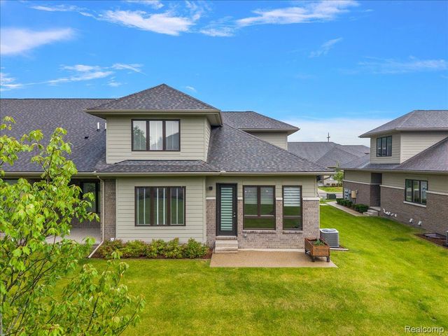 7484 Gramercy Circle, West Bloomfield Charter Township, MI 48322